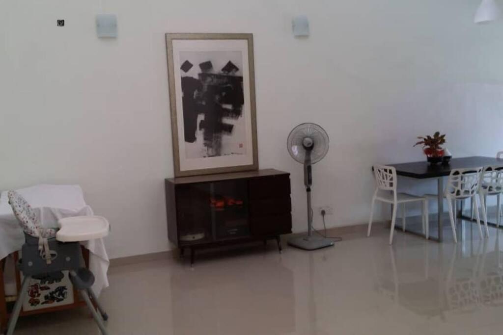 Terrace House Near Stulang Laut Ciq Midvalley Ksl For 7Pax Johor Bahru Exterior photo