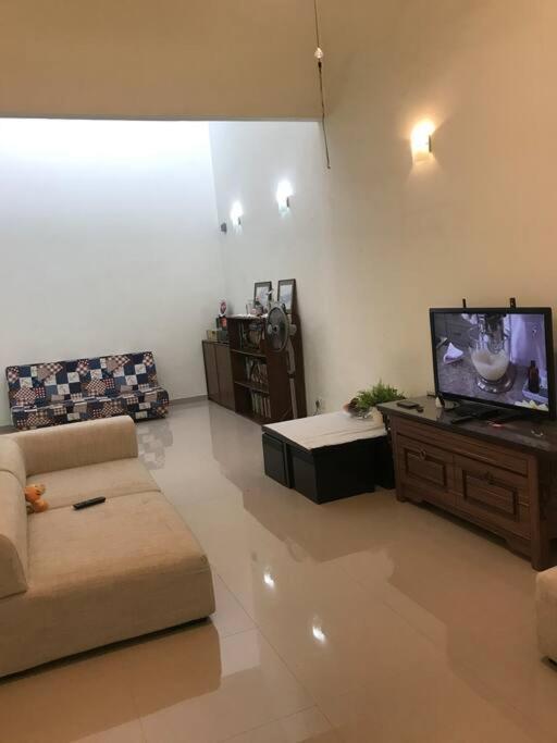 Terrace House Near Stulang Laut Ciq Midvalley Ksl For 7Pax Johor Bahru Exterior photo