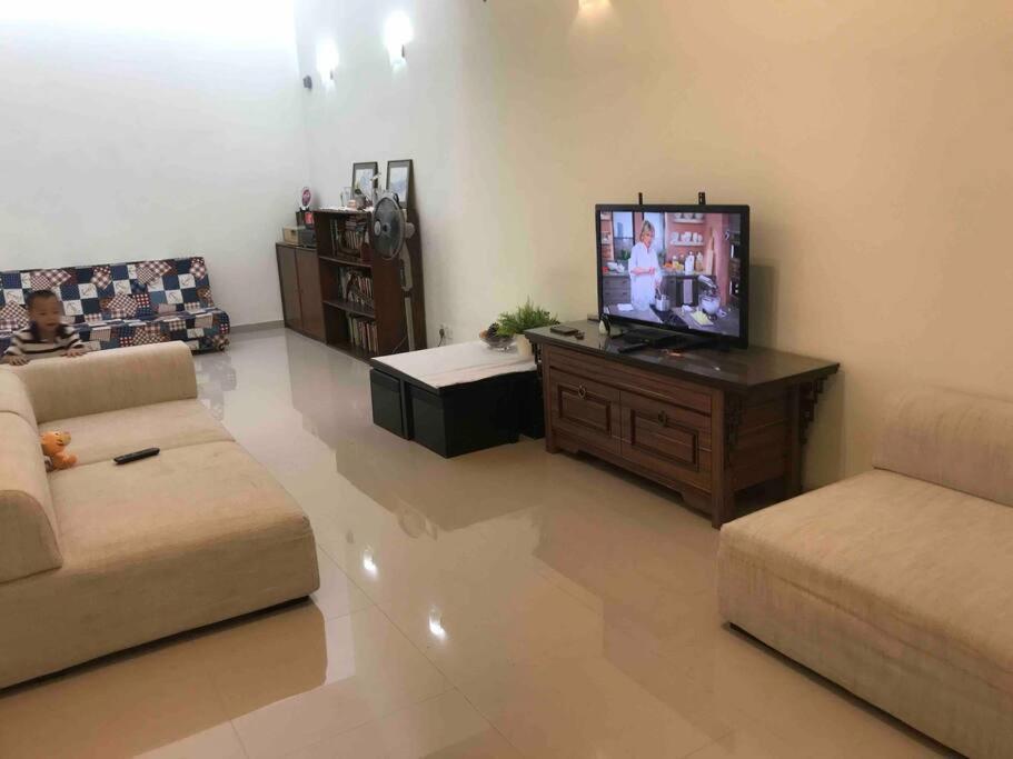 Terrace House Near Stulang Laut Ciq Midvalley Ksl For 7Pax Johor Bahru Exterior photo
