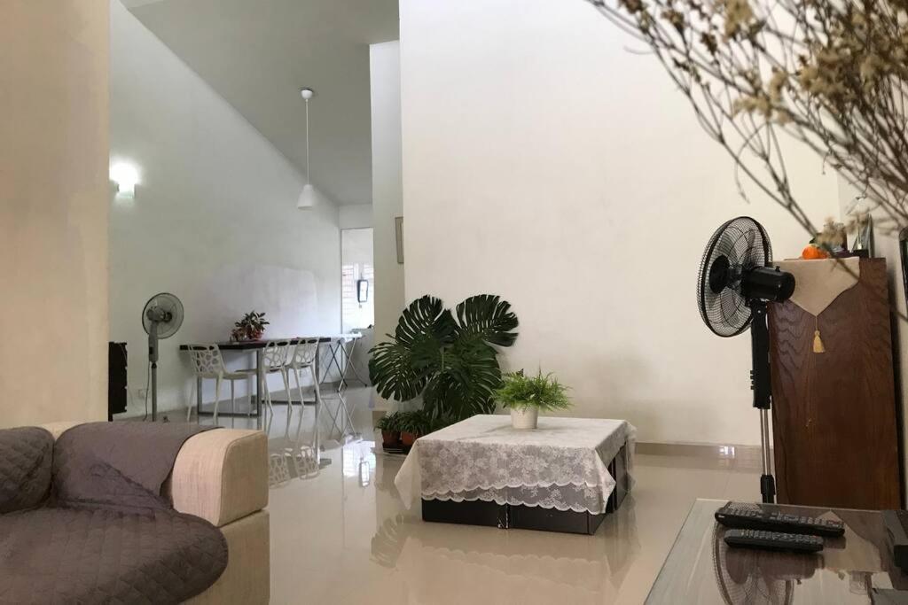 Terrace House Near Stulang Laut Ciq Midvalley Ksl For 7Pax Johor Bahru Exterior photo