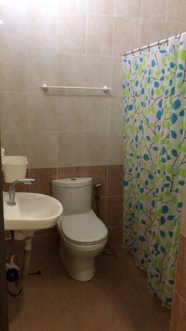 Terrace House Near Stulang Laut Ciq Midvalley Ksl For 7Pax Johor Bahru Exterior photo